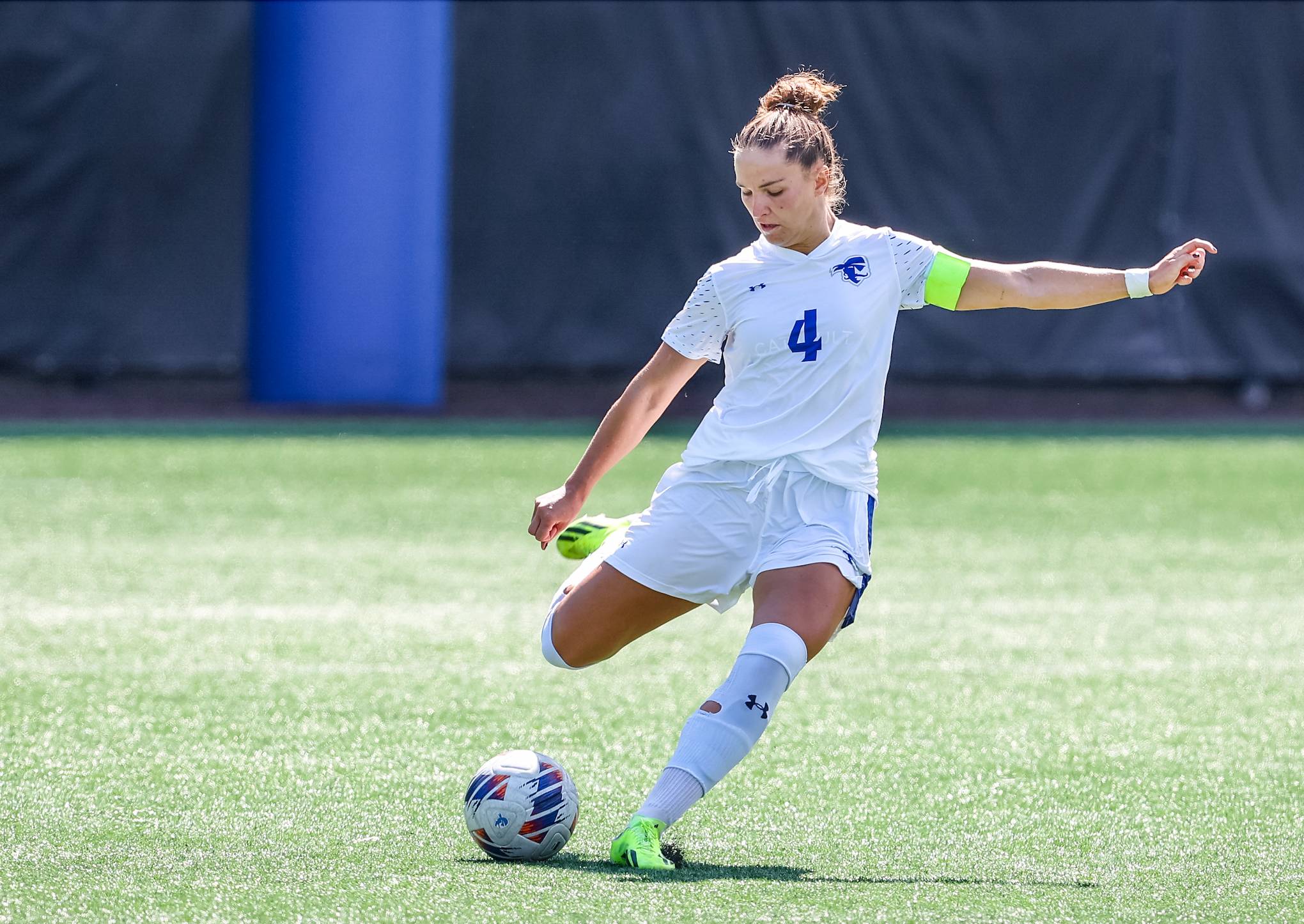 Chiara Pucci winding up for a cross
