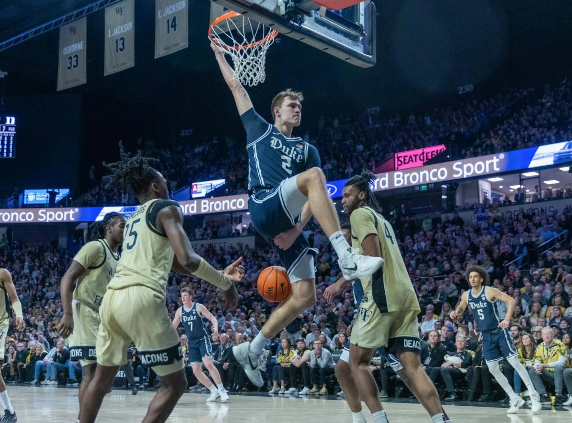 Flagg with a dunk