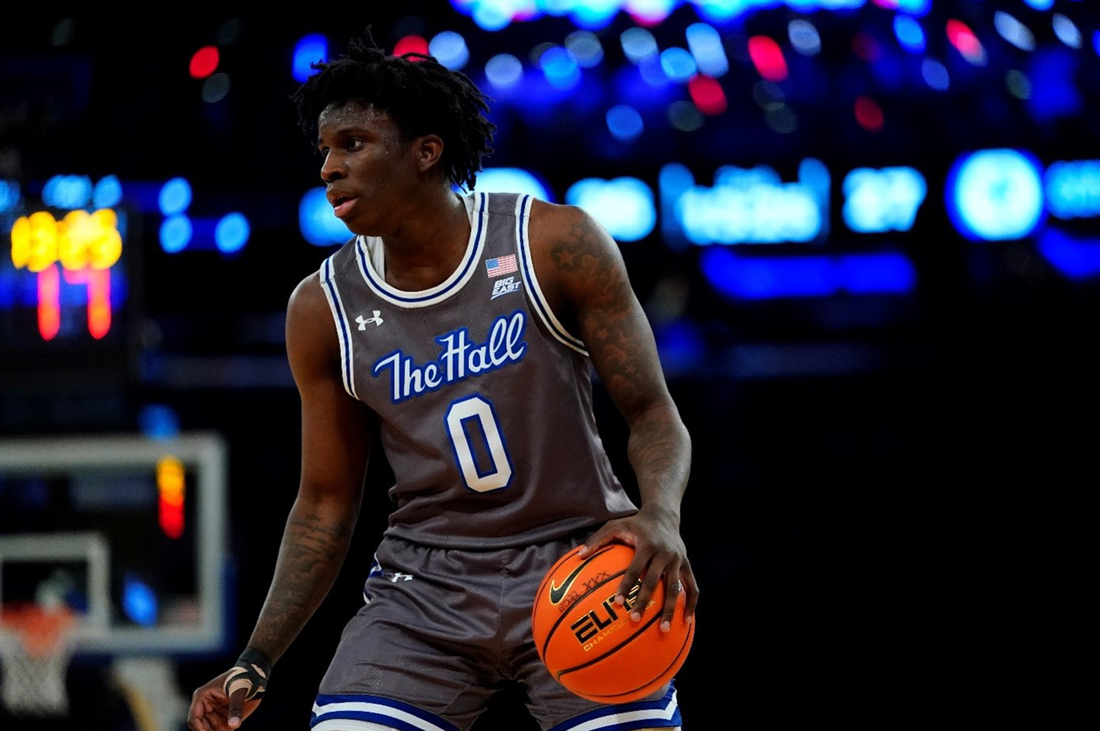 Kadary Richmond dribbling a basketball