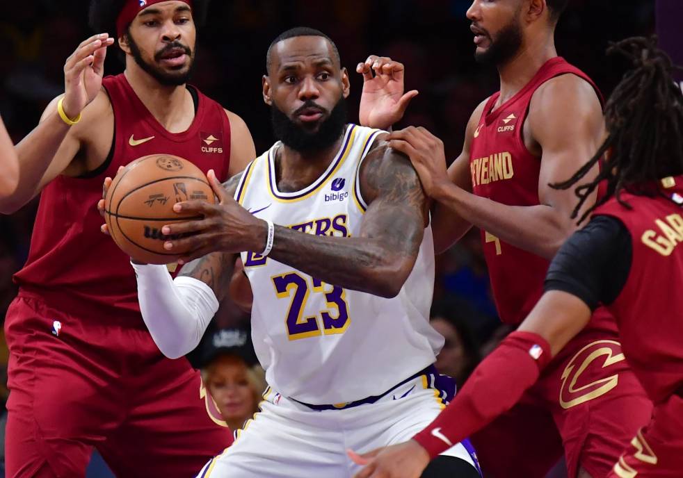 Lebron vs Cleveland Players