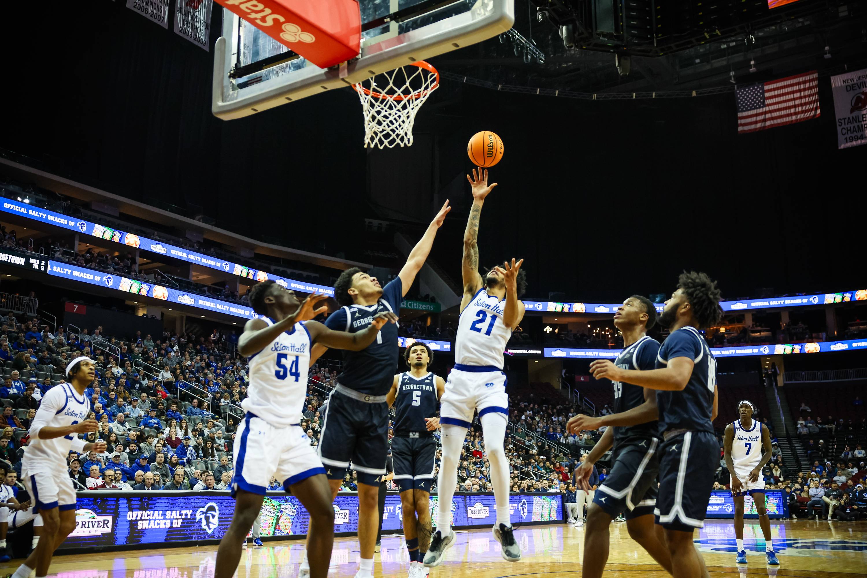 The Pirates went on a 10-0 run in the final minutes, but ultimately fall by a single point.