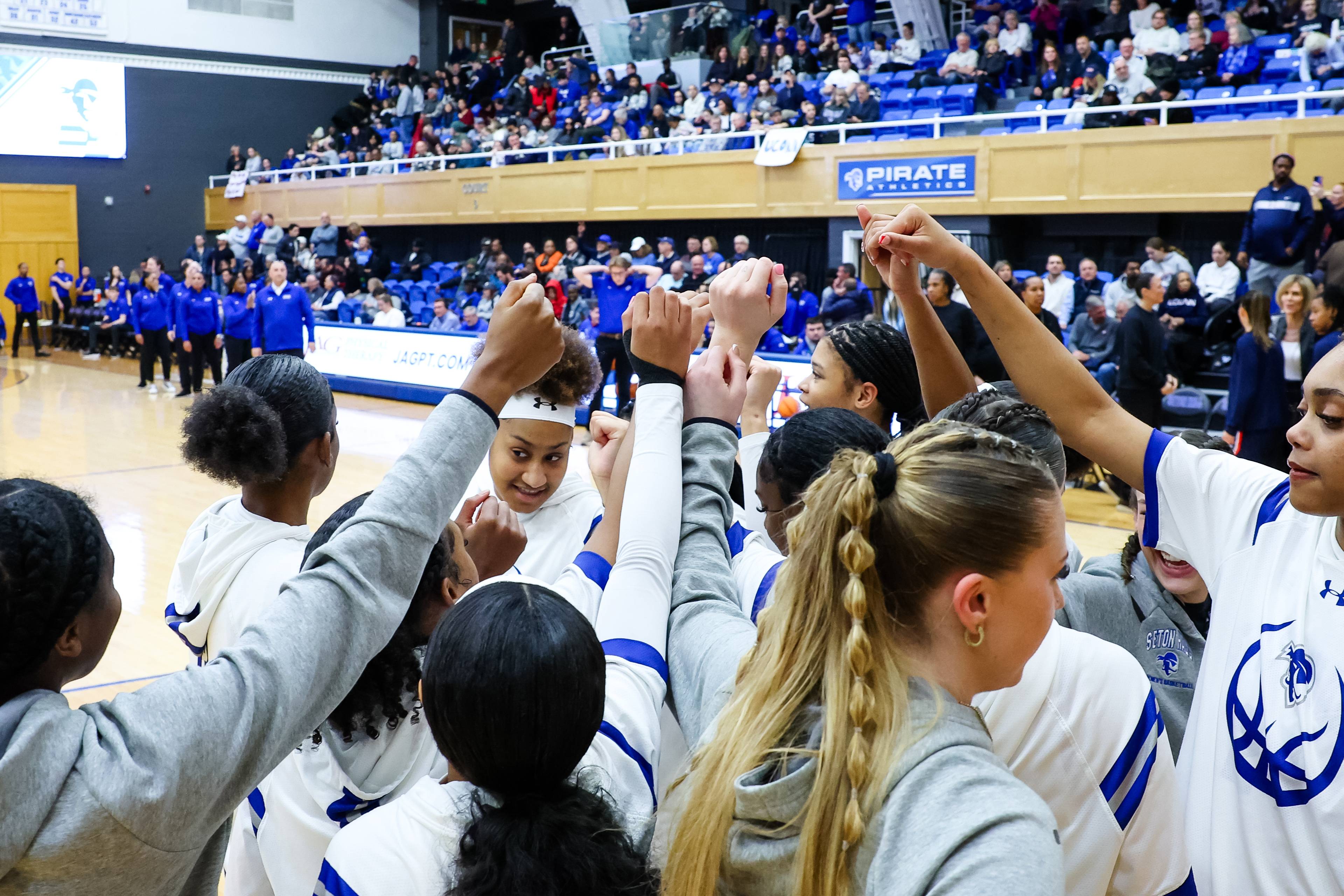 2024-25 Seton Hall Pirates breaking huddle before tipoff
