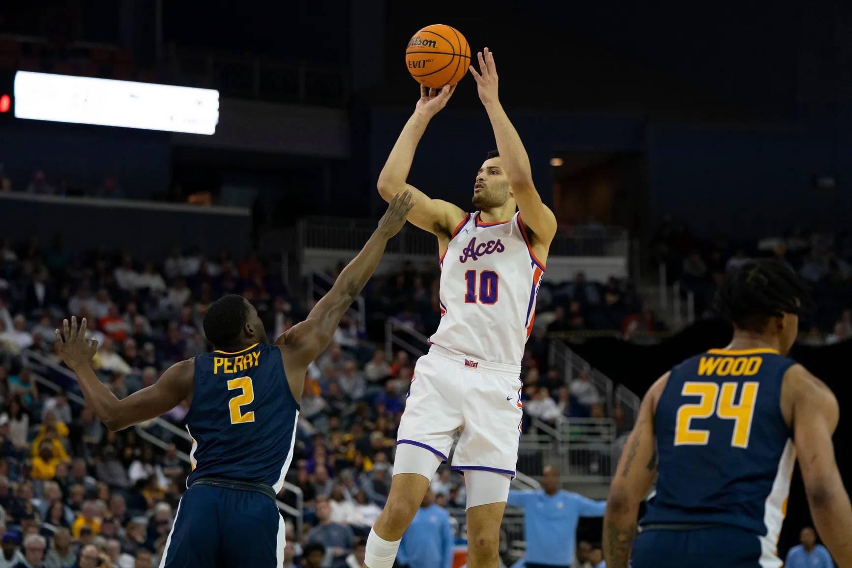 Yacine Toumi takes a shot during an Evansville men's basketball game